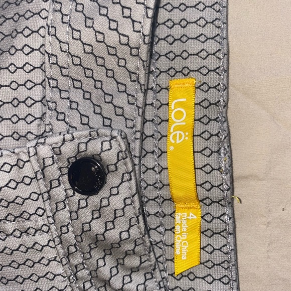 RARE can’t find again, Size 4 Lolë grey designed shorts - Picture 2 of 5